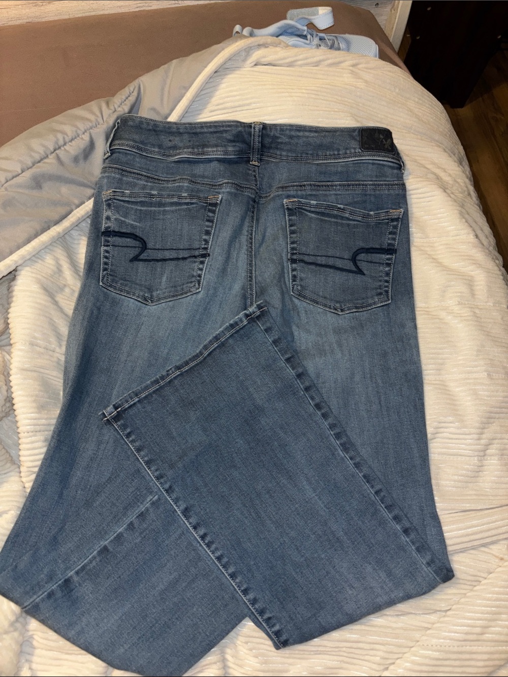 American Eagle Outfitters Women's Light Blue Straight-Leg Jeans